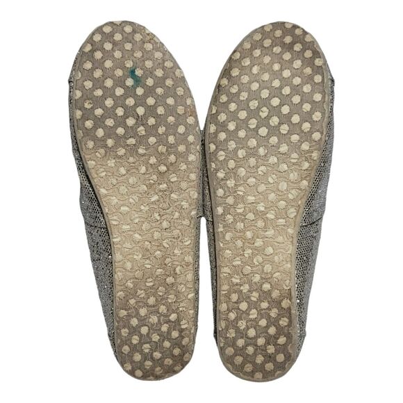 Toms Slip On Flats Silver Blingy Glitter Sequin Material Size Youth 4.5 GUC - Picture 6 of 6